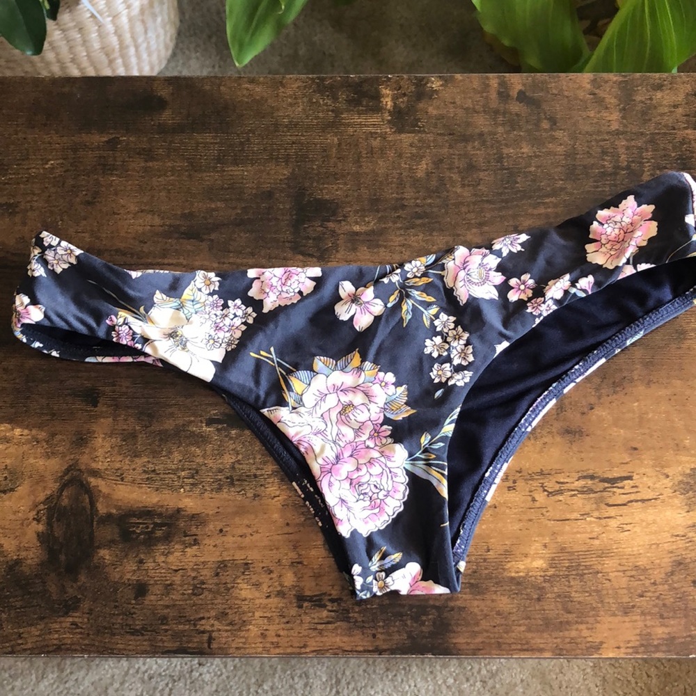 Billabong floral bikini bottoms
